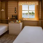 Luxury Near Bergen - Jacuzzi - Sauna - - Private Dock *