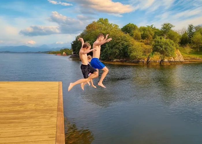 Family-friendly With Pier - To Bergen - 40 Min Herlø